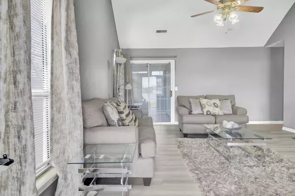 North Charleston, SC 29418,4064 Bonaparte Dr