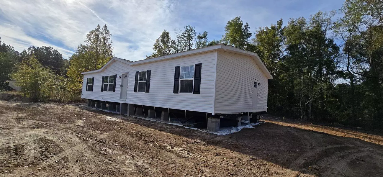 635 Dennis Ridge Rd, Bonneau, SC 29431