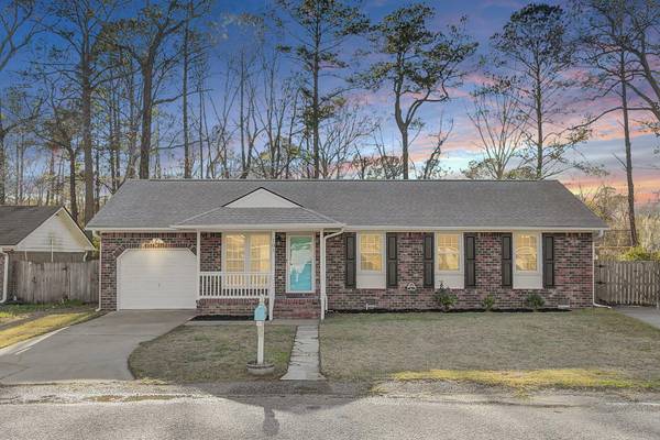 105 Alan Ct, Summerville, SC 29485