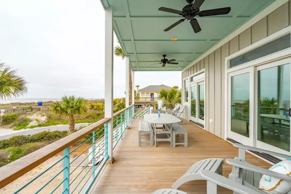 Folly Beach, SC 29439,220 W Arctic Ave