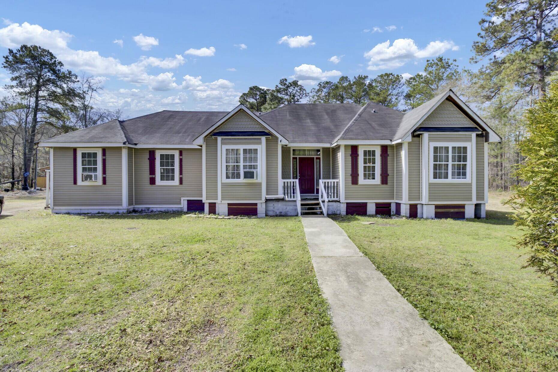 162 Wal Flo Ln, Moncks Corner, SC 29461