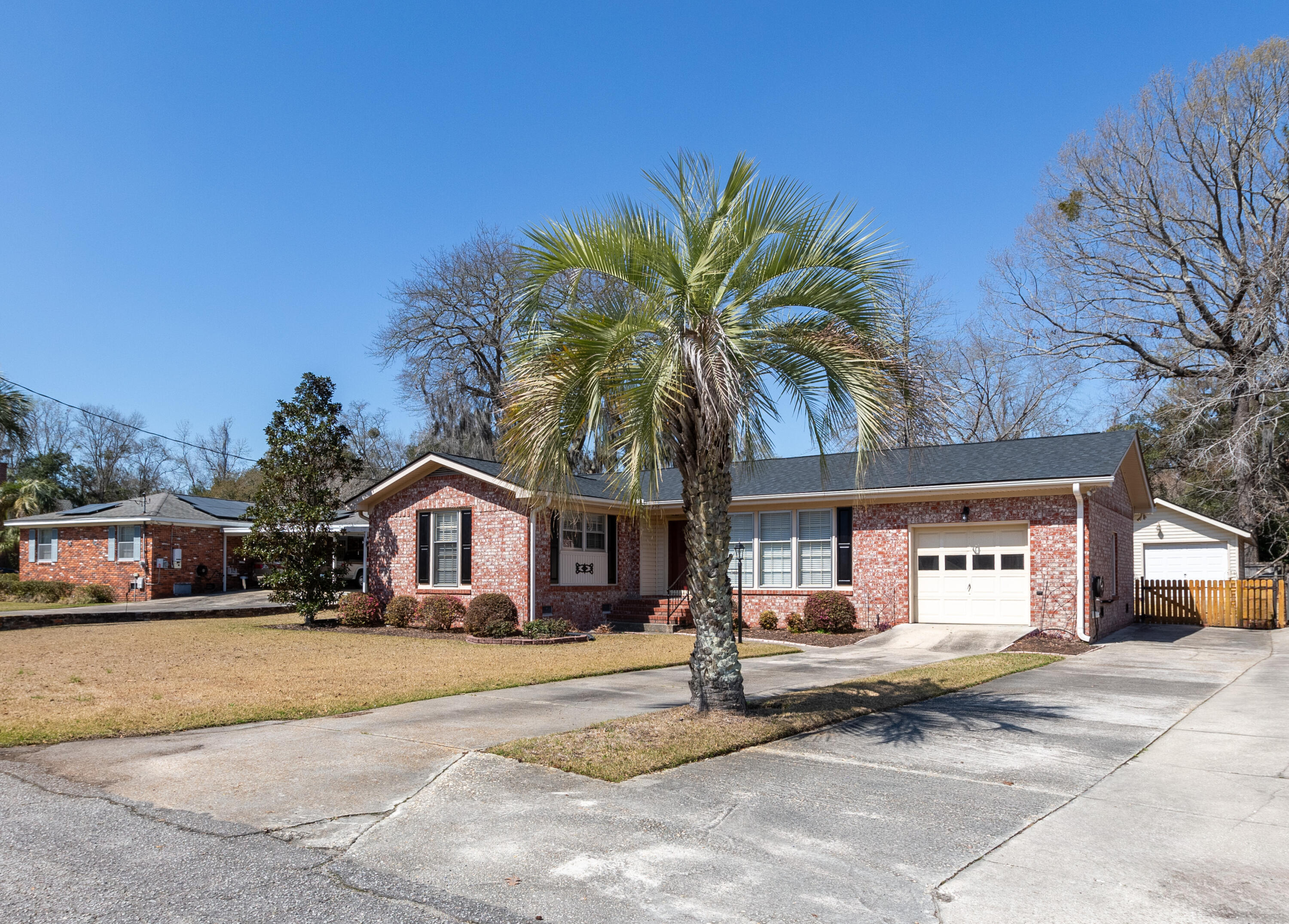 Hanahan SC Home for Sale $ 449,000,AgentOwned Realty