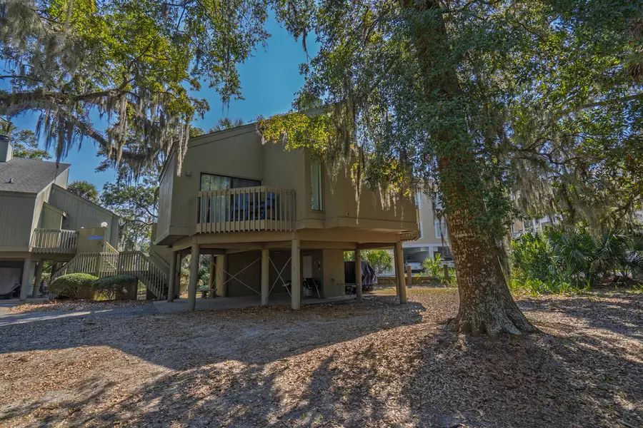 601 Magnolia Ln, Edisto Island, SC 29438