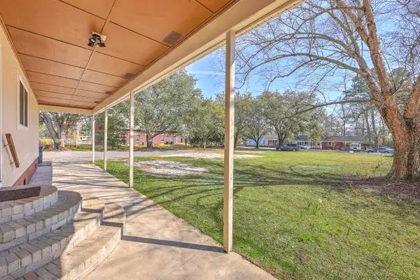 106 Mayrant St, Summerville, SC 29483