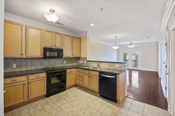 2244 Ashley Crossing Dr #1236, Charleston, SC 29414