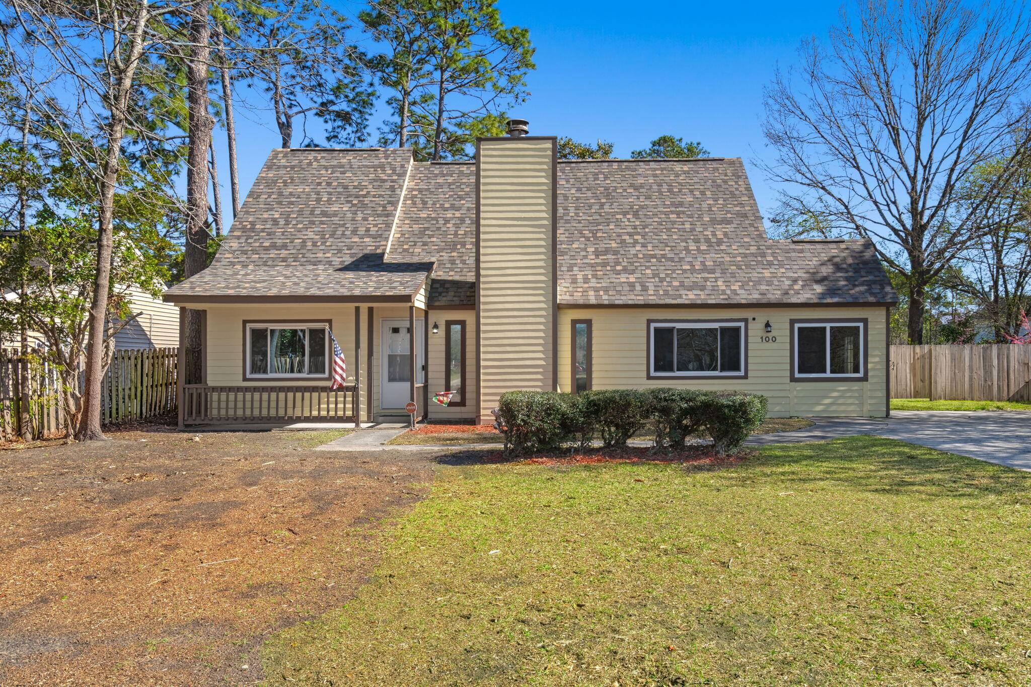 100 Traders Station Rd, Summerville, SC 29486
