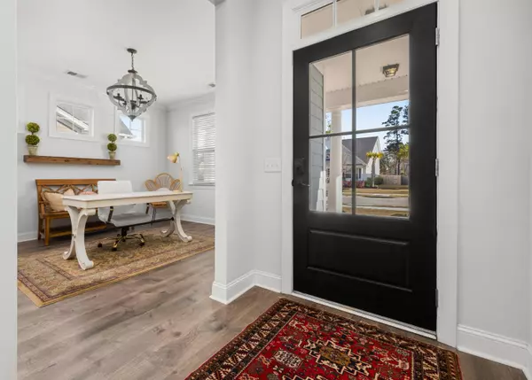 Charleston, SC 29492,221 Waning Way
