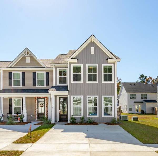 830 Alma Square Dr, Moncks Corner, SC 29461