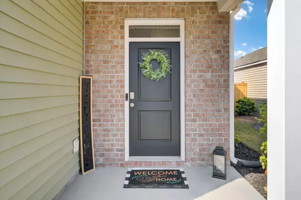Summerville, SC 29486,202 N Light Way