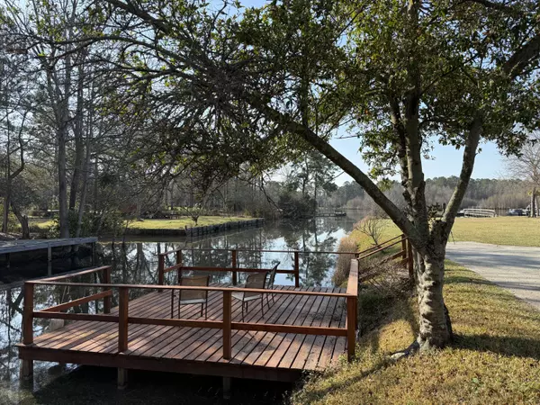 Bonneau, SC 29431,305 Lake Moultrie Dr