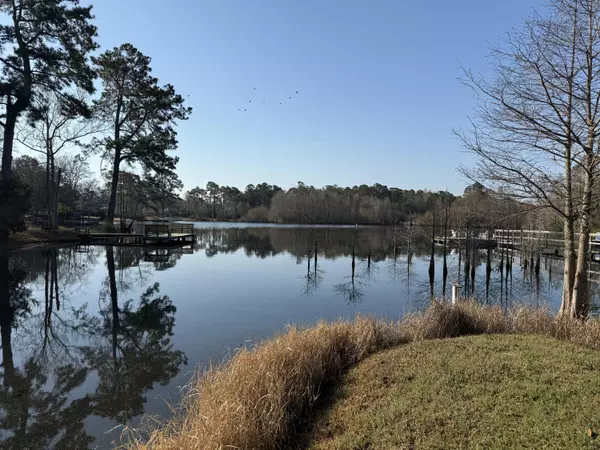 Bonneau, SC 29431,305 Lake Moultrie Dr