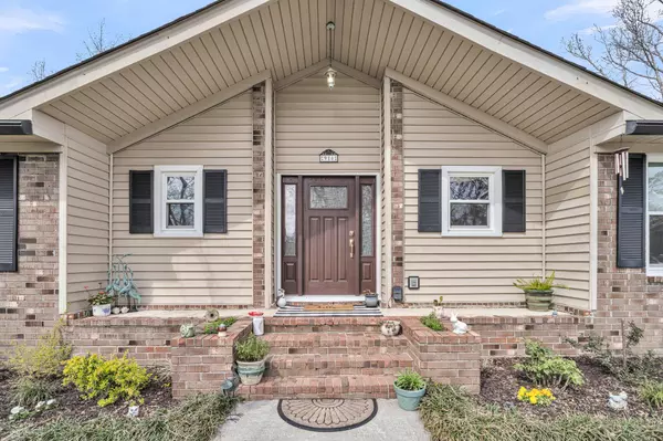 914 Aleppo Dr, Ladson, SC 29456