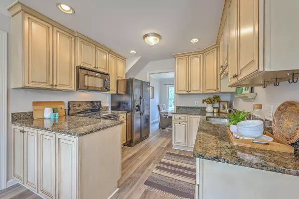 103 Laurens Ct Summerville, SC 29485