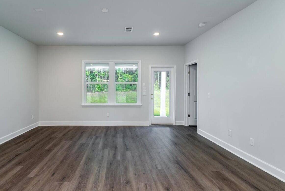 Huger, SC 29450,116 Royal Cainhoy Way