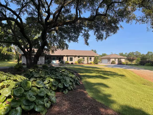 Wadmalaw Island, SC 29487,1420 Polly Point Rd