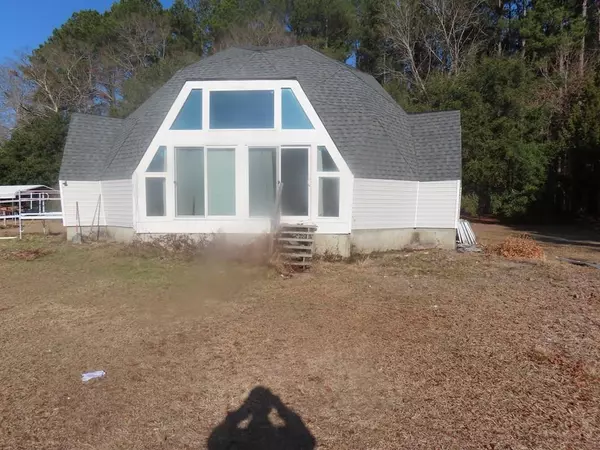 1236 Eutaw Rd, Eutawville, SC 29048