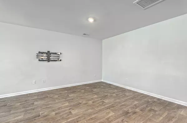 North Charleston, SC 29418,4678 Palm View Cir