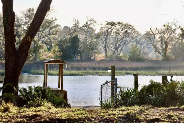4559 Smoak Rd, Meggett, SC 29449