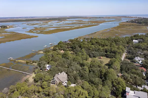 Folly Beach, SC 29439,410 E Indian Ave