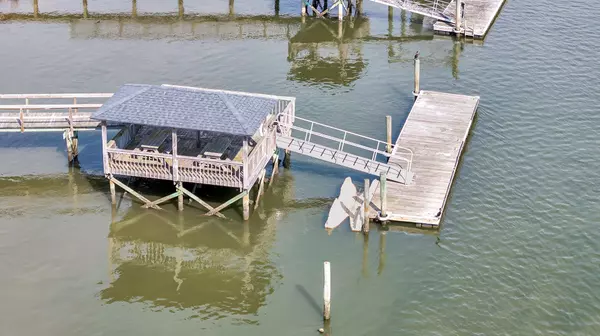 Johns Island, SC 29455,2224 Shoreline Dr