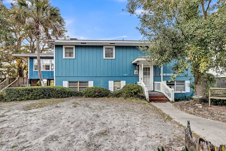 702 E Erie Ave, Folly Beach, SC 29439