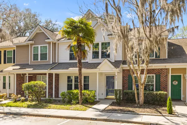 North Charleston, SC 29406,8147 Shadow Oak Dr