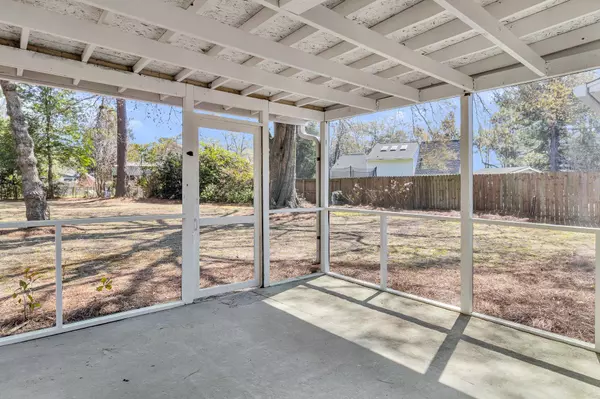 Summerville, SC 29483,202 Basswood Ave