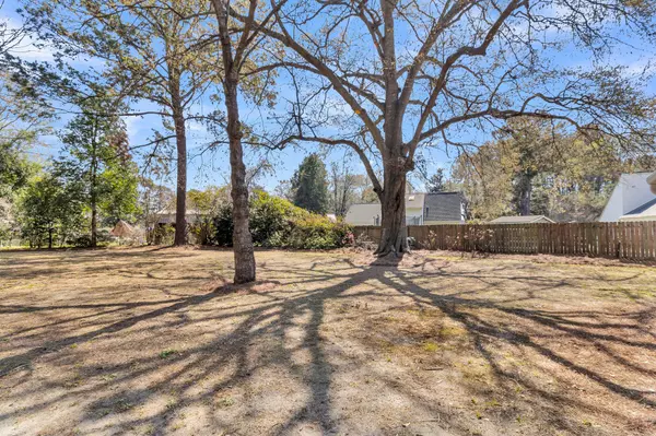 Summerville, SC 29483,202 Basswood Ave