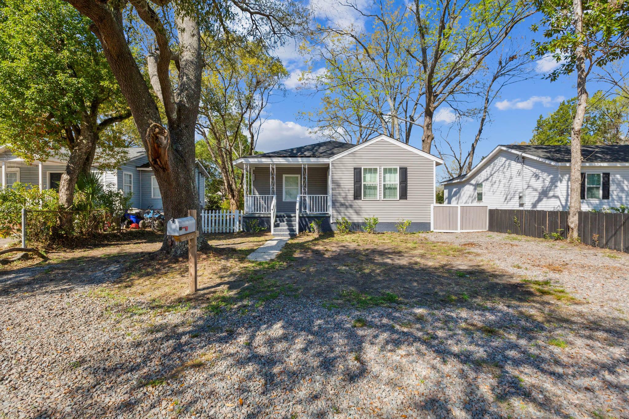 2925 Alabama Dr, North Charleston, SC 29405