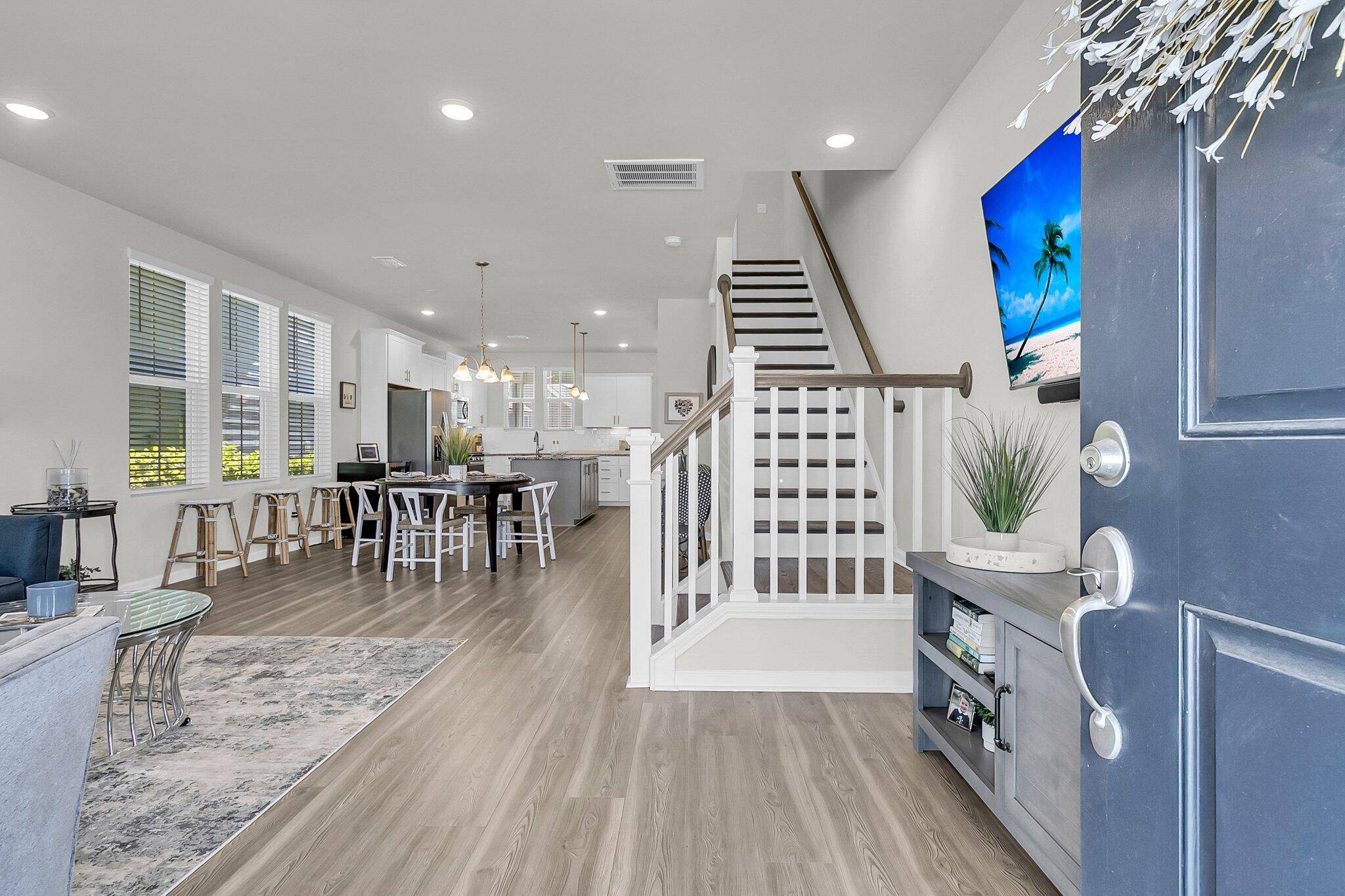 Summerville, SC 29486,565 Blueway Ave