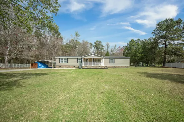 120 W Cotton Patch Ln, Bonneau, SC 29431
