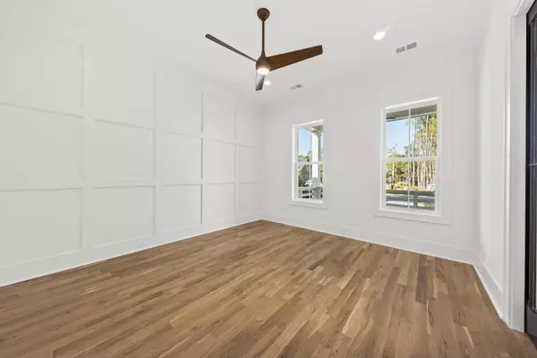 Mount Pleasant, SC 29466,3893 Summerton St