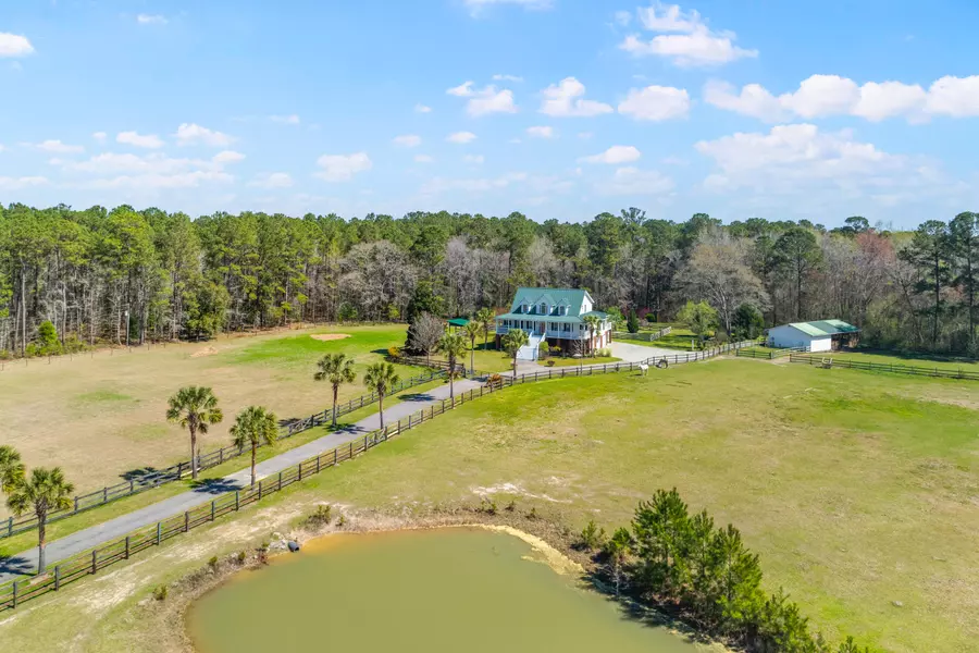 1008 Hoodtown Rd, Bonneau, SC 29431