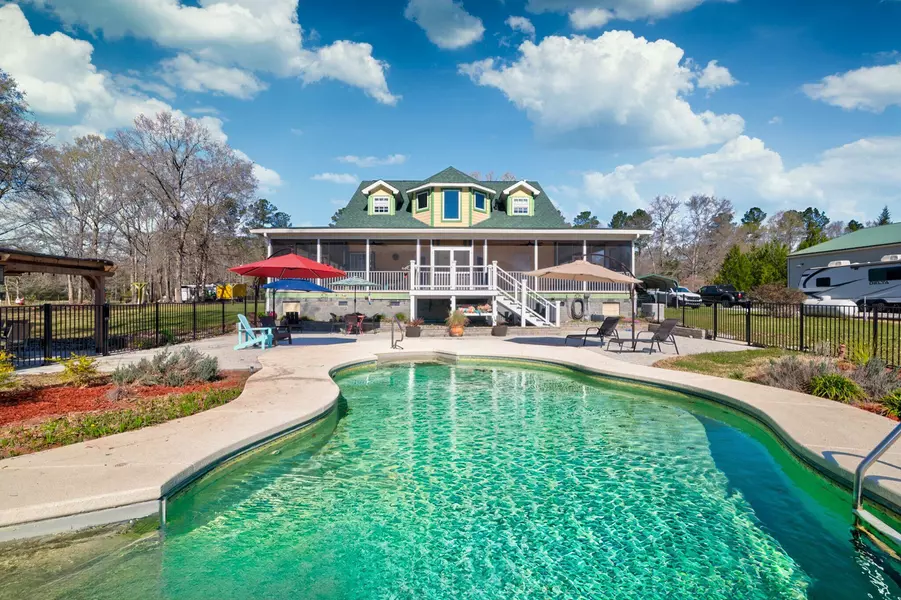 212 Chester Ln, Cottageville, SC 29435