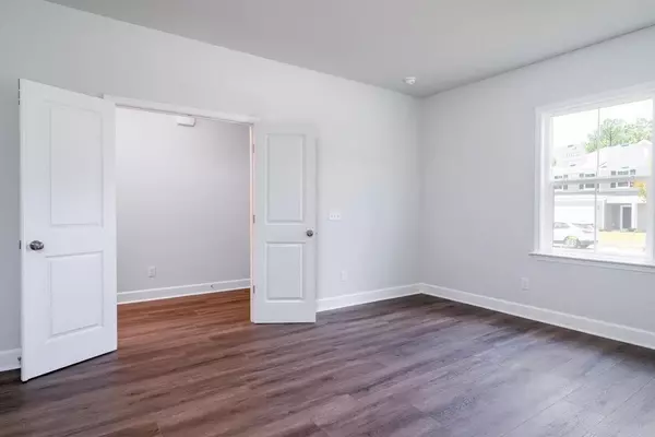 Huger, SC 29450,124 Royal Cainhoy Way