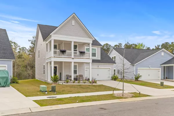 68 Red Bluff St, Summerville, SC 29483