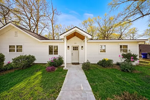 914 King Richard Dr, Charleston, SC 29407