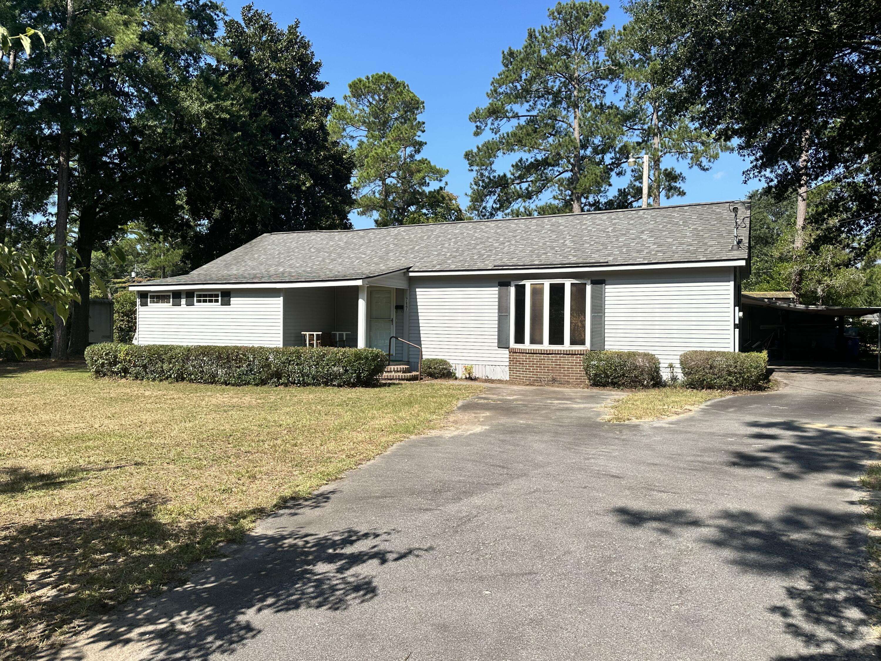 717 Fulton Ave, Kingstree, SC 29556