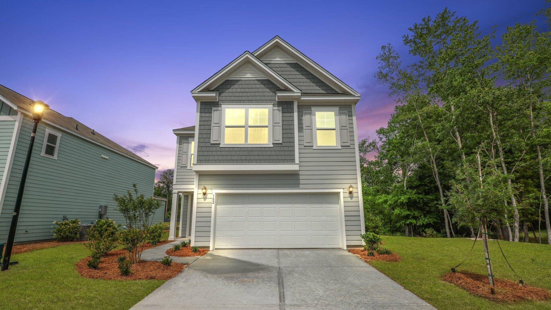 182 E Pinckney St, Lincolnville, SC 29485