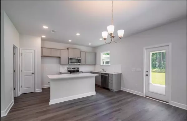 Huger, SC 29450,123 Royal Cainhoy Way