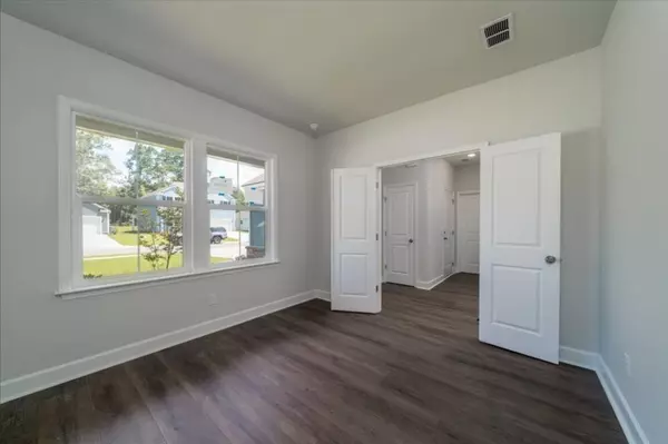 Huger, SC 29450,125 Royal Cainhoy Way