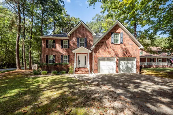 208 Woodland Dr, Summerville, SC 29485
