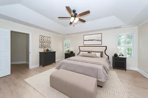 Summerville, SC 29485,208 Woodland Dr