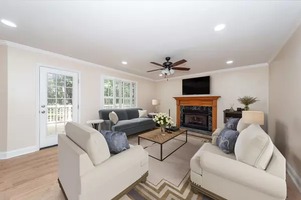 Summerville, SC 29485,208 Woodland Dr