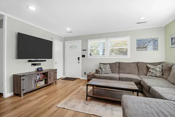 Hanahan, SC 29410,5801 Chaucer Dr