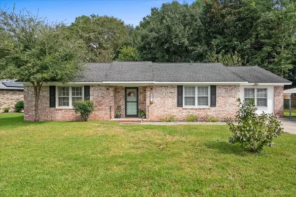 Summerville, SC 29483,208 James St