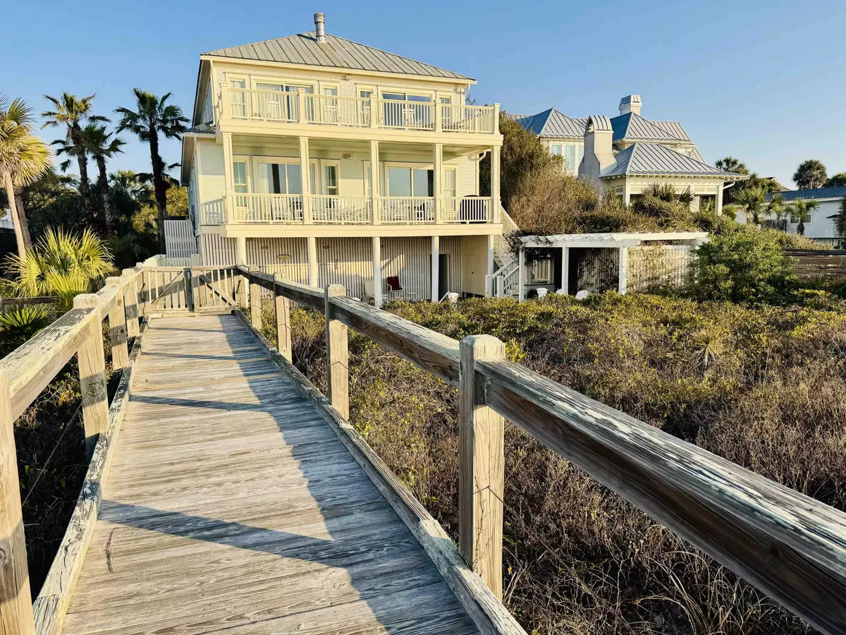 Folly Beach, SC 29439,811 W Ashley Ave #4