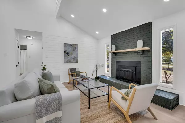 212 Lake Moultrie Dr Bonneau, SC 29431