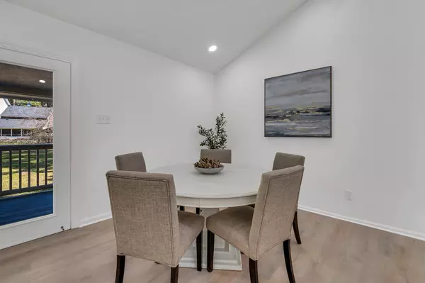 212 Lake Moultrie Dr Bonneau, SC 29431