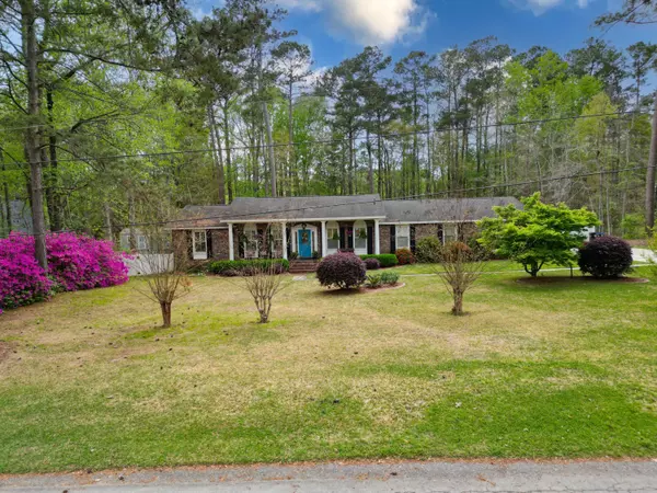 Summerville, SC 29485,202 Woodland Dr